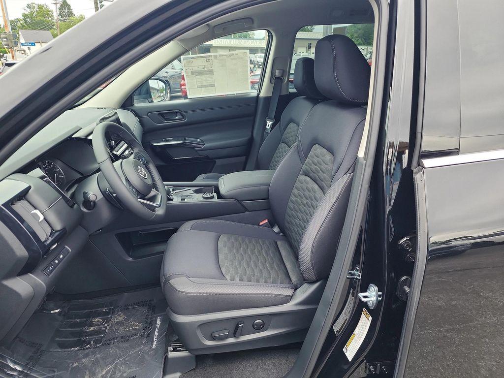 new 2025 Nissan Pathfinder car, priced at $43,735