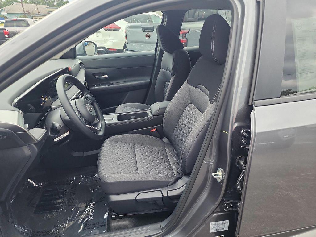 new 2025 Nissan Kicks car, priced at $26,075