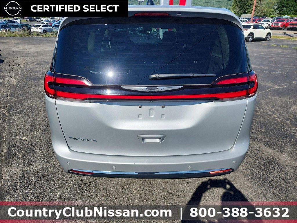 used 2024 Chrysler Pacifica car, priced at $27,495