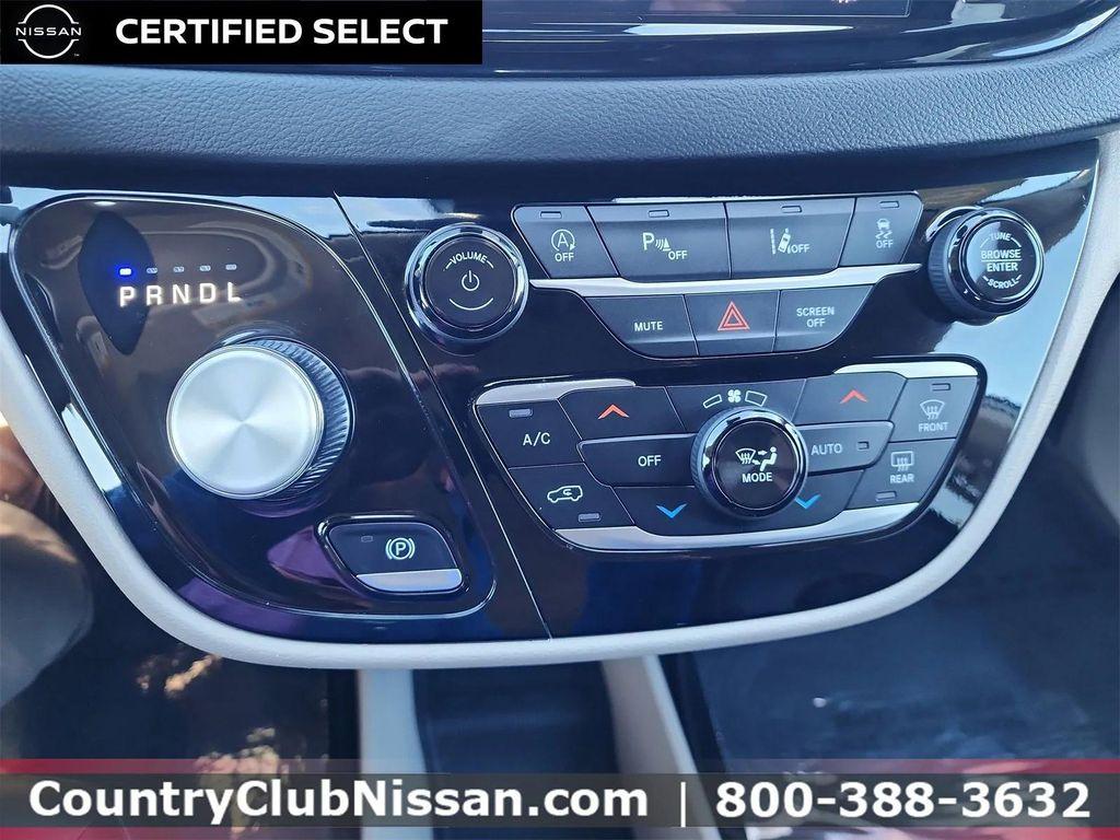 used 2024 Chrysler Pacifica car, priced at $24,995