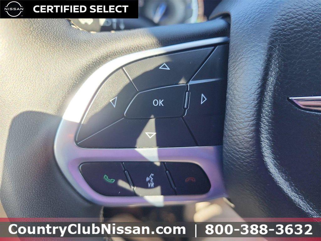used 2024 Chrysler Pacifica car, priced at $27,495