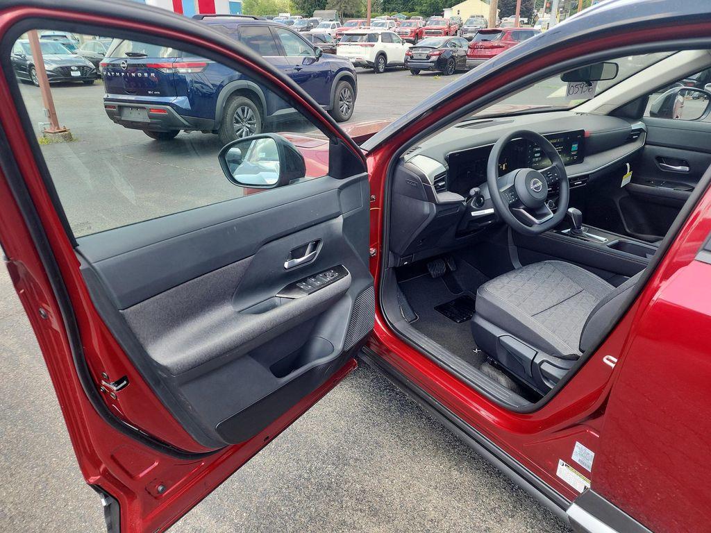 new 2025 Nissan Kicks car, priced at $27,834