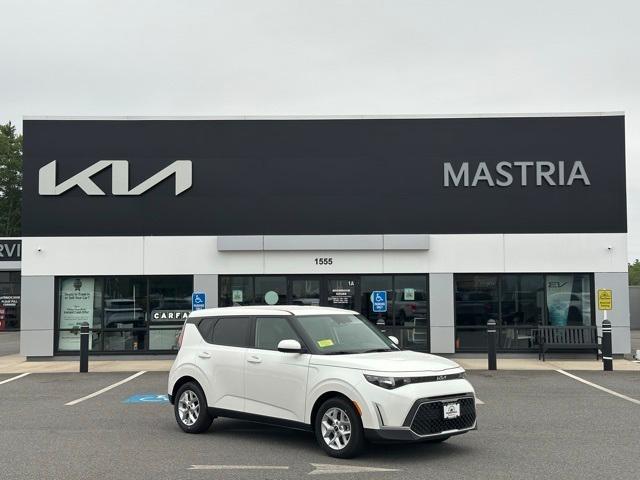new 2025 Kia Soul car, priced at $22,300