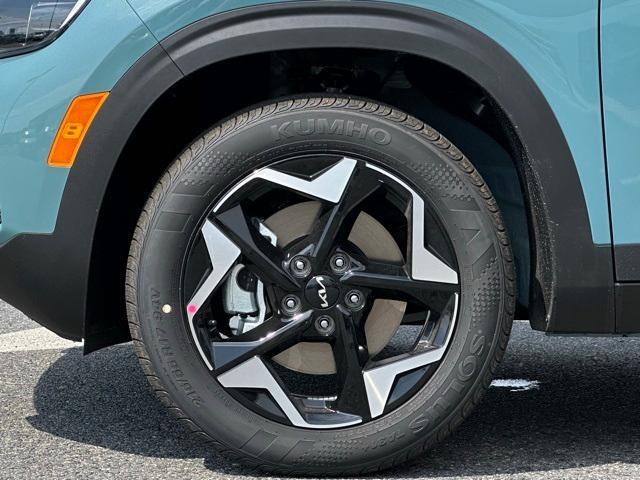 new 2025 Kia Seltos car, priced at $30,250