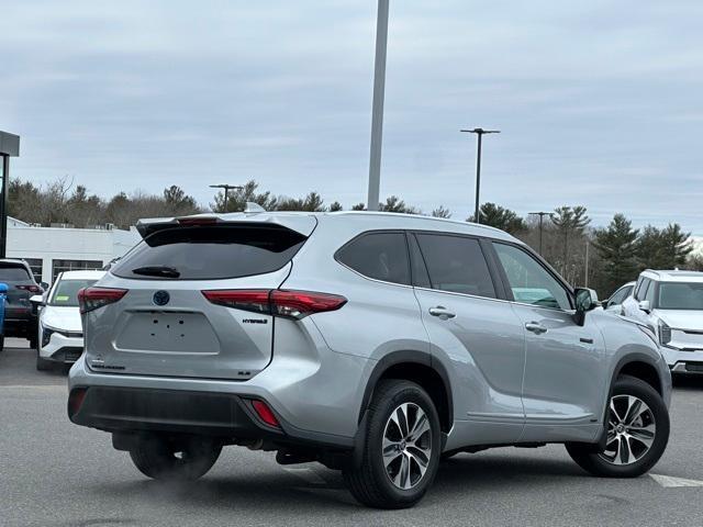 used 2021 Toyota Highlander Hybrid car, priced at $32,511