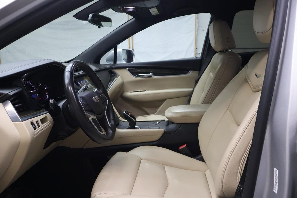 used 2017 Cadillac XT5 car, priced at $14,995