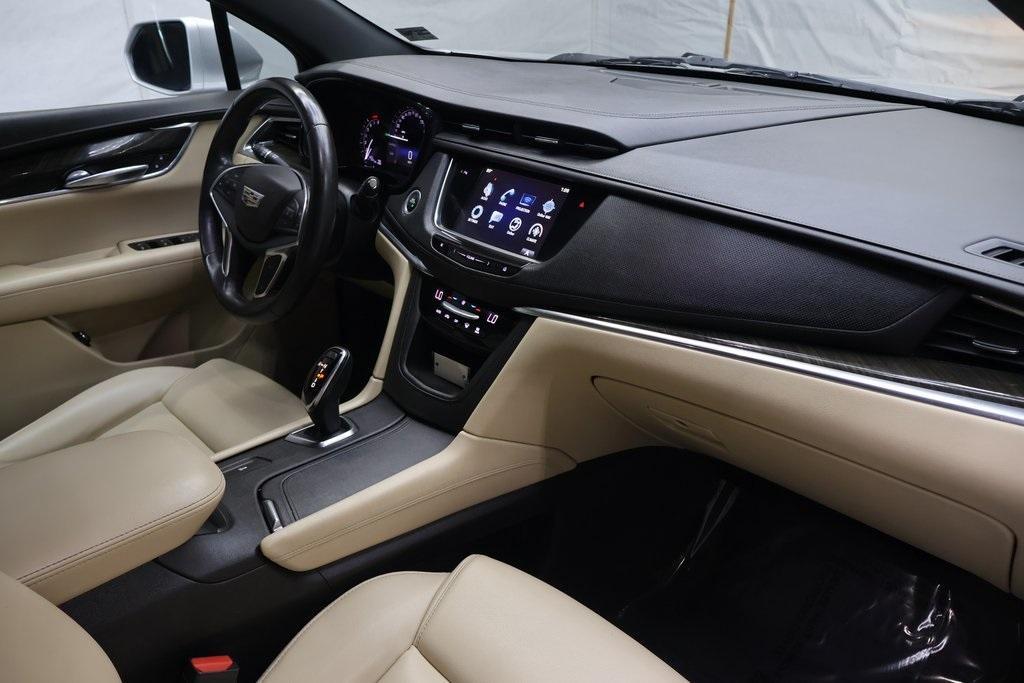 used 2017 Cadillac XT5 car, priced at $14,995