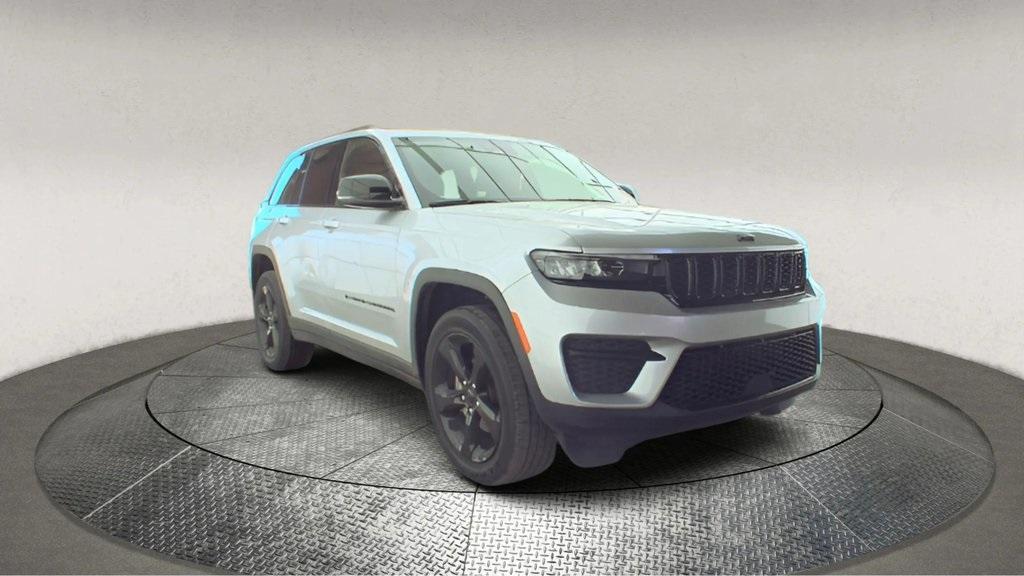 used 2023 Jeep Grand Cherokee car, priced at $25,995