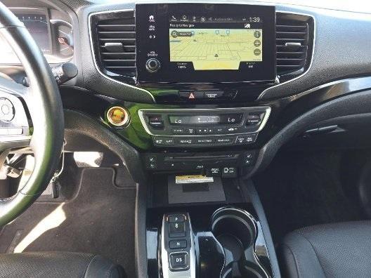 used 2022 Honda Pilot car, priced at $34,995