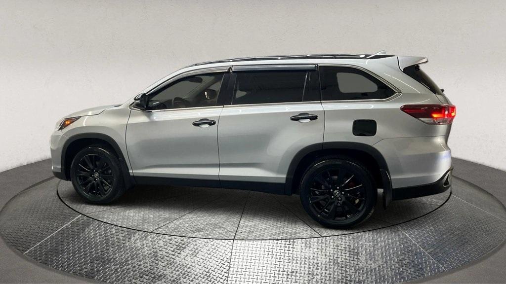 used 2019 Toyota Highlander car, priced at $28,995