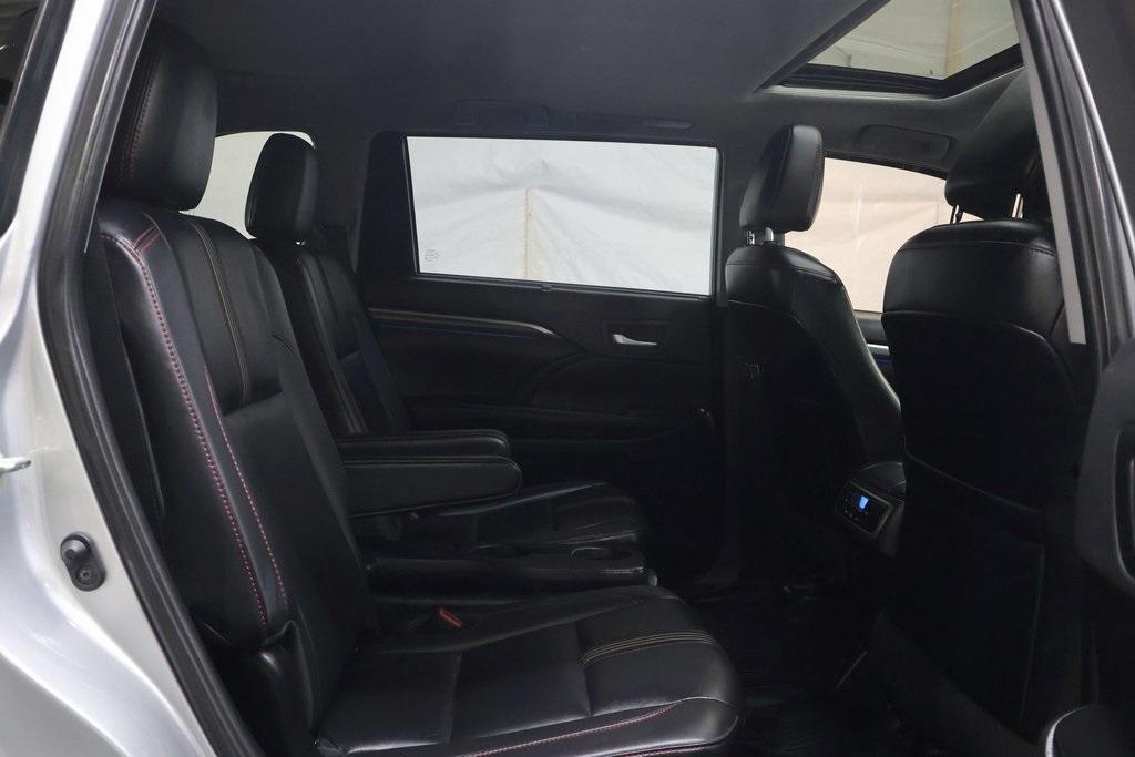 used 2019 Toyota Highlander car, priced at $28,995