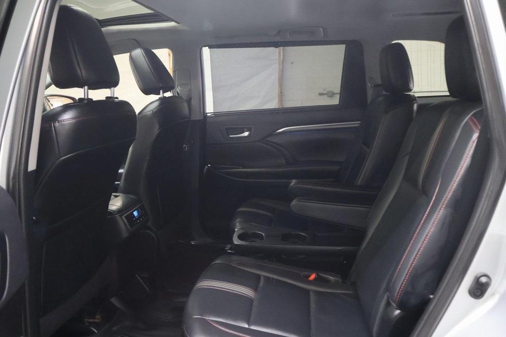 used 2019 Toyota Highlander car, priced at $28,995