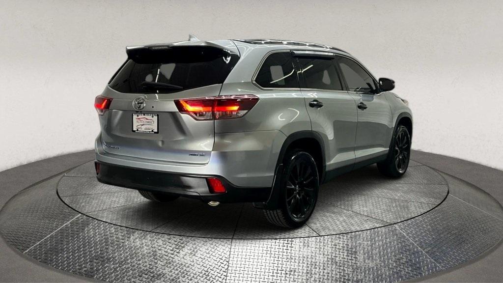 used 2019 Toyota Highlander car, priced at $28,995