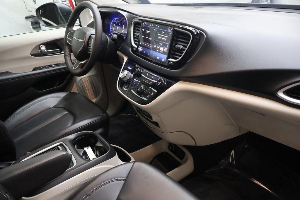 used 2023 Chrysler Pacifica car, priced at $27,995