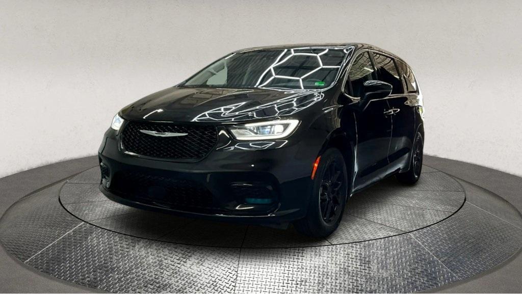 used 2023 Chrysler Pacifica car, priced at $27,995