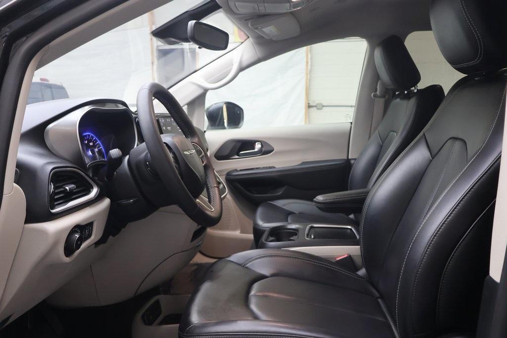 used 2023 Chrysler Pacifica car, priced at $27,995