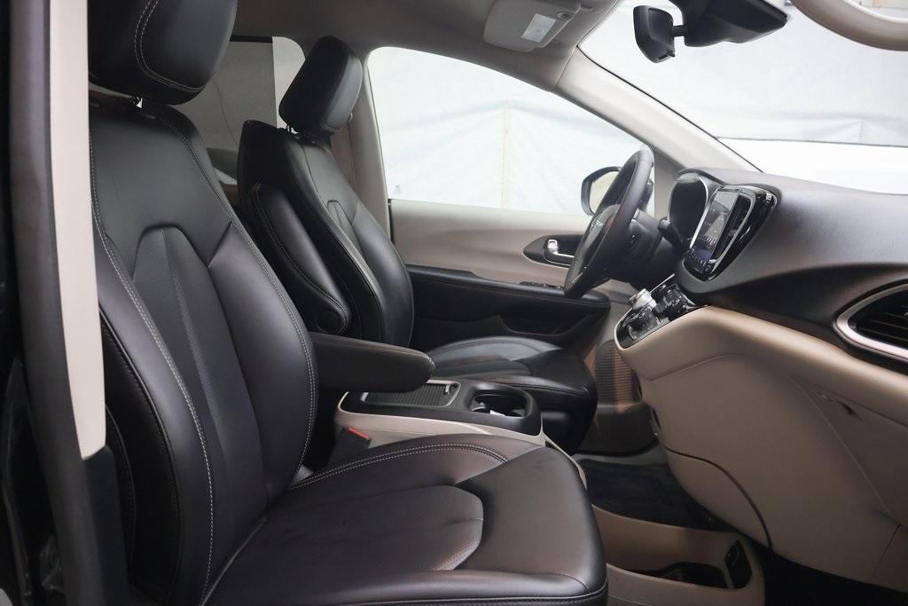 used 2023 Chrysler Pacifica car, priced at $27,995