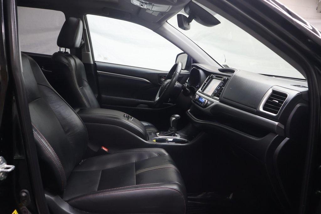 used 2019 Toyota Highlander car, priced at $24,995