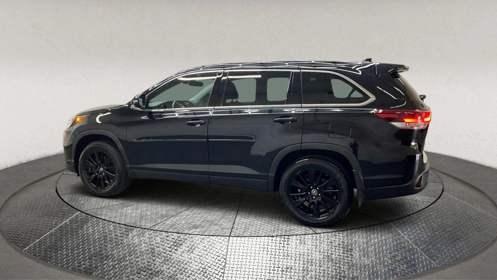 used 2019 Toyota Highlander car, priced at $24,995