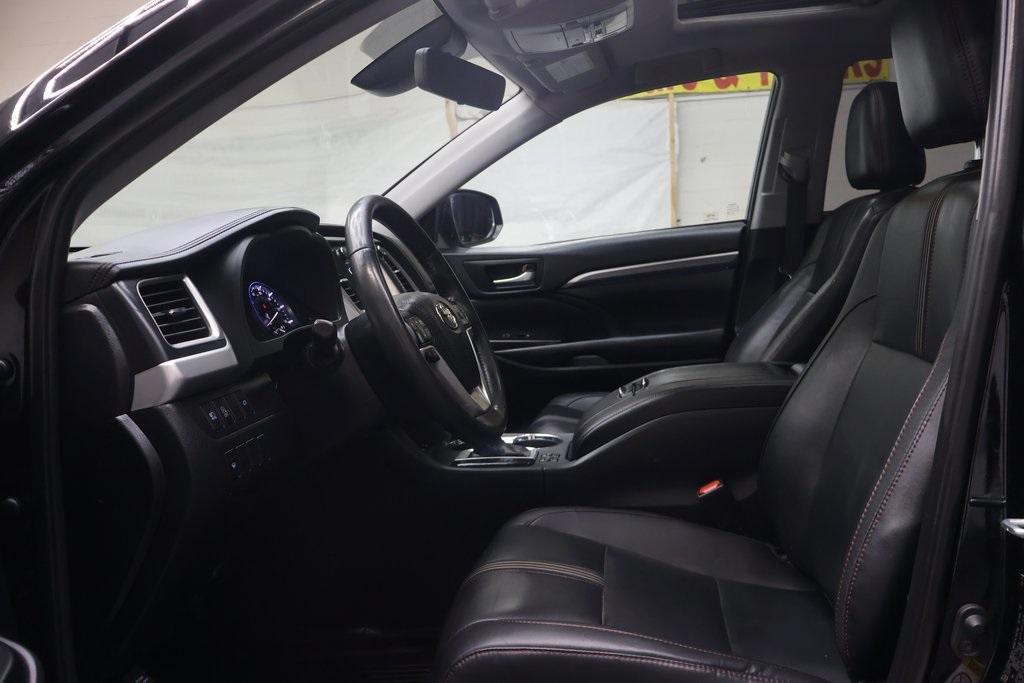 used 2019 Toyota Highlander car, priced at $24,995