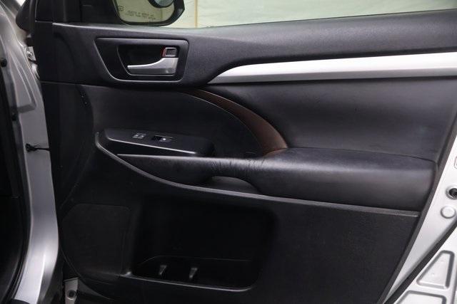 used 2015 Toyota Highlander car, priced at $16,995