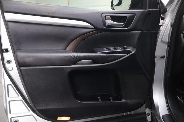 used 2015 Toyota Highlander car, priced at $16,995