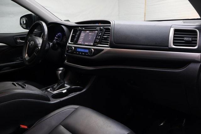 used 2015 Toyota Highlander car, priced at $16,995