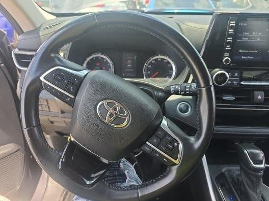 used 2021 Toyota Highlander car