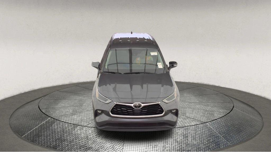 used 2021 Toyota Highlander car