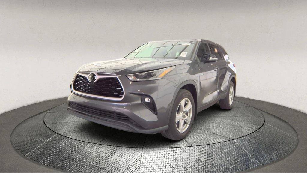 used 2021 Toyota Highlander car