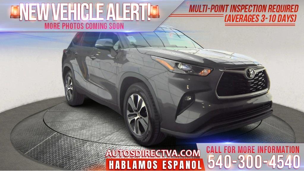 used 2022 Toyota Highlander car, priced at $30,995