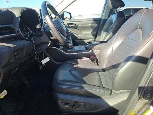 used 2022 Toyota Highlander car, priced at $30,995
