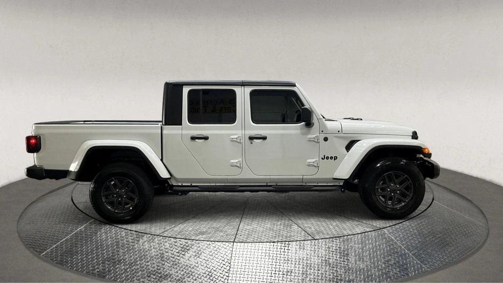 used 2024 Jeep Gladiator car, priced at $38,995