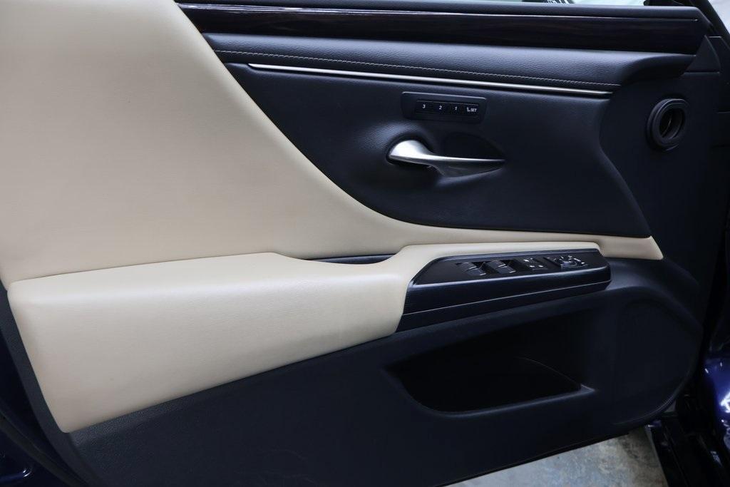used 2021 Lexus ES 350 car, priced at $29,995