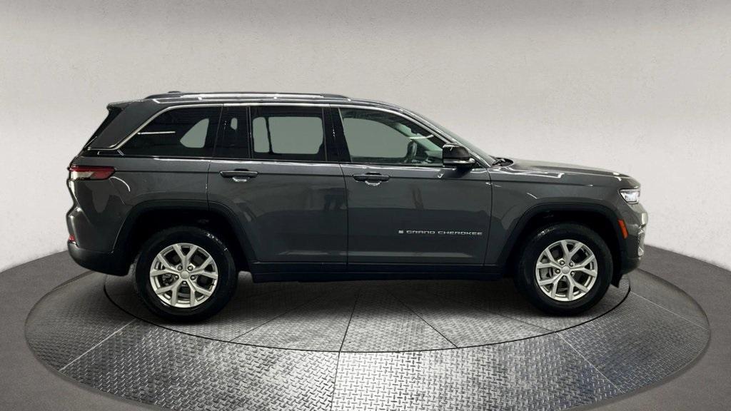 used 2024 Jeep Grand Cherokee car, priced at $36,995