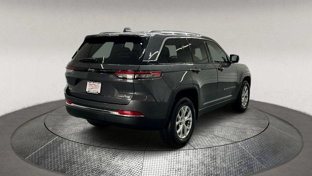 used 2024 Jeep Grand Cherokee car, priced at $36,995