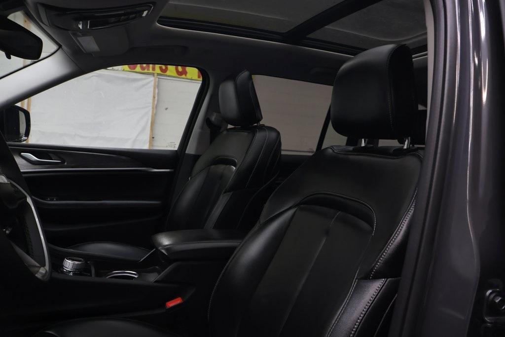 used 2024 Jeep Grand Cherokee car, priced at $36,995
