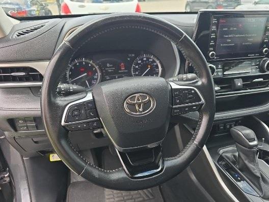 used 2020 Toyota Highlander car, priced at $30,995