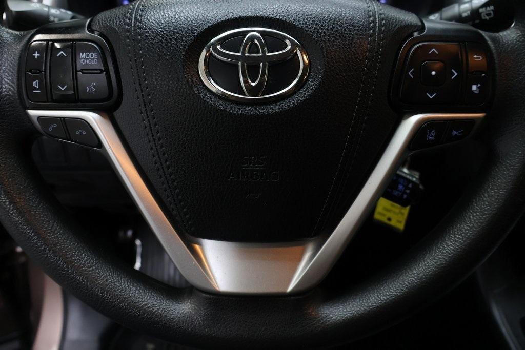 used 2019 Toyota Highlander car, priced at $21,495