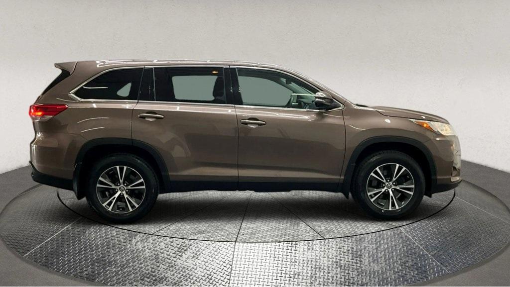 used 2019 Toyota Highlander car, priced at $21,495