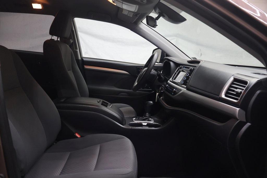 used 2019 Toyota Highlander car, priced at $21,495