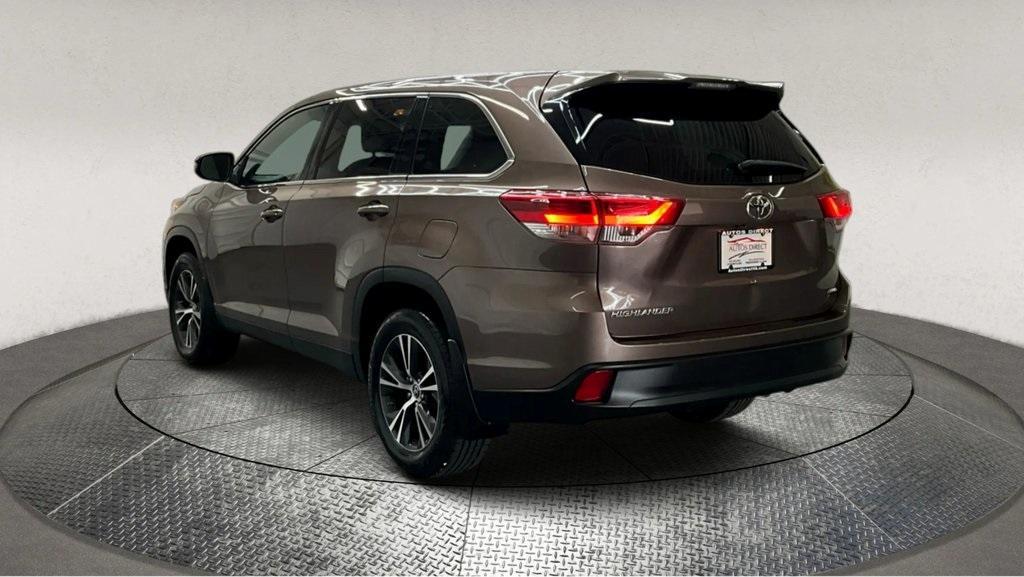 used 2019 Toyota Highlander car, priced at $21,495