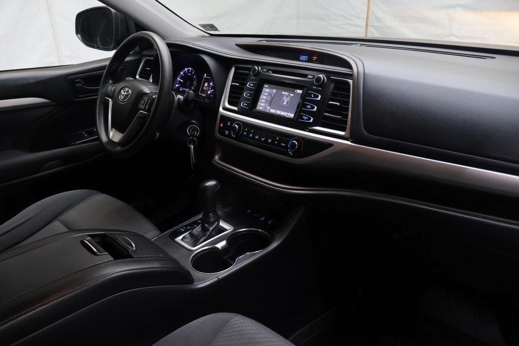 used 2019 Toyota Highlander car, priced at $21,495