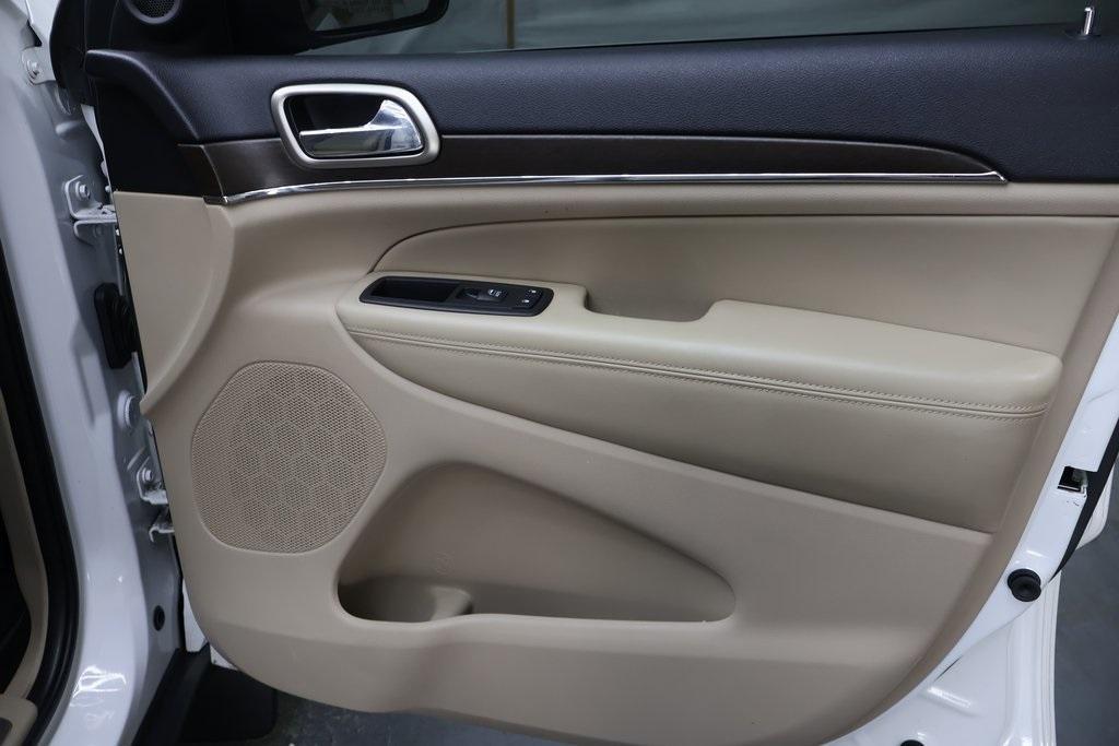 used 2015 Jeep Grand Cherokee car, priced at $11,995