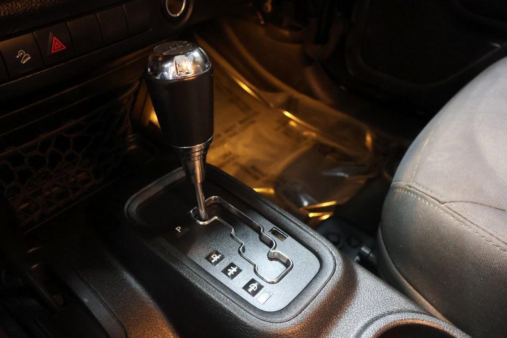 used 2015 Jeep Wrangler Unlimited car, priced at $15,995