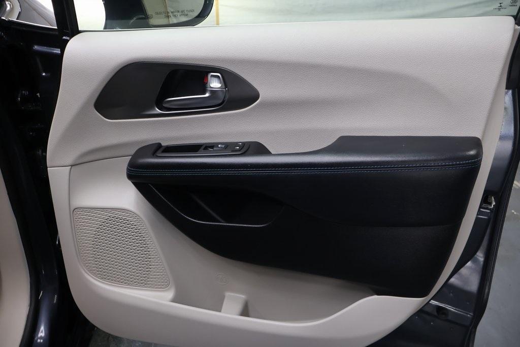 used 2021 Chrysler Pacifica car, priced at $18,495