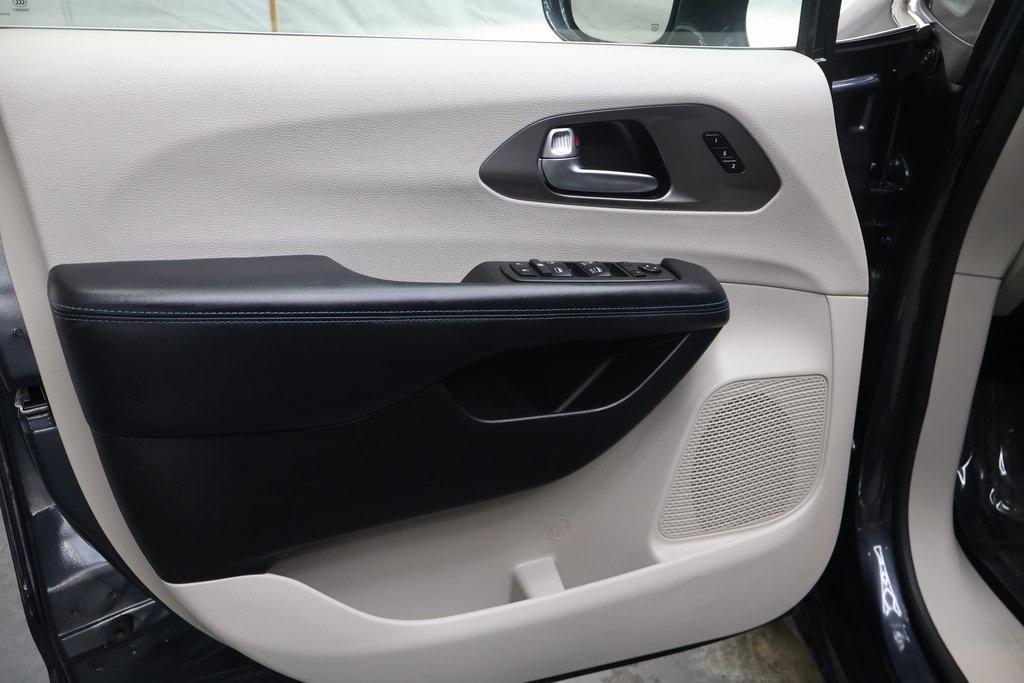 used 2021 Chrysler Pacifica car, priced at $18,495