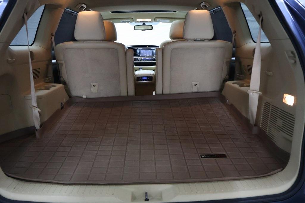 used 2015 Toyota Highlander car, priced at $22,995