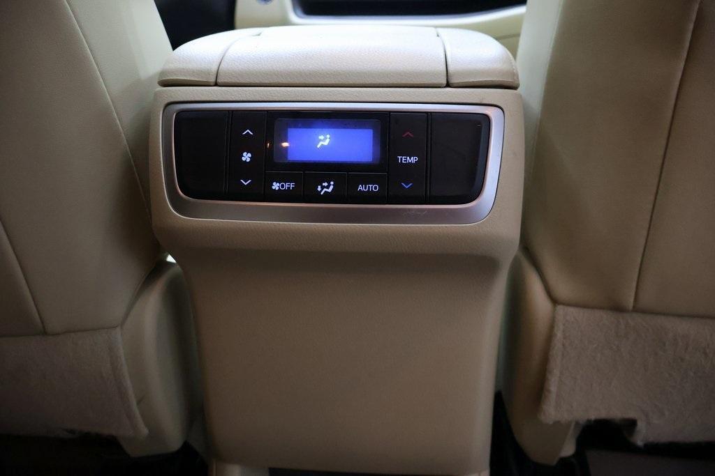 used 2015 Toyota Highlander car, priced at $22,995