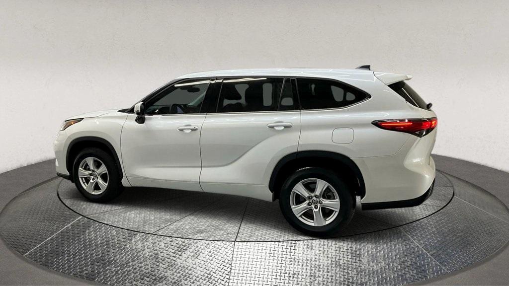 used 2022 Toyota Highlander car, priced at $31,495